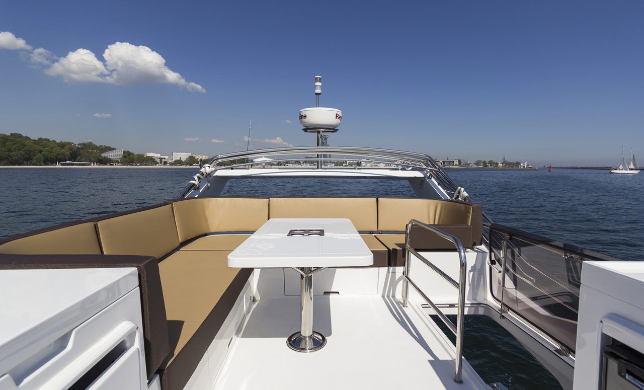 Du thuyền Galeon 420 Fly